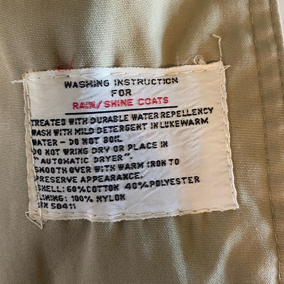 Vintage Rain Trench Coat. - Picture 5 of 6